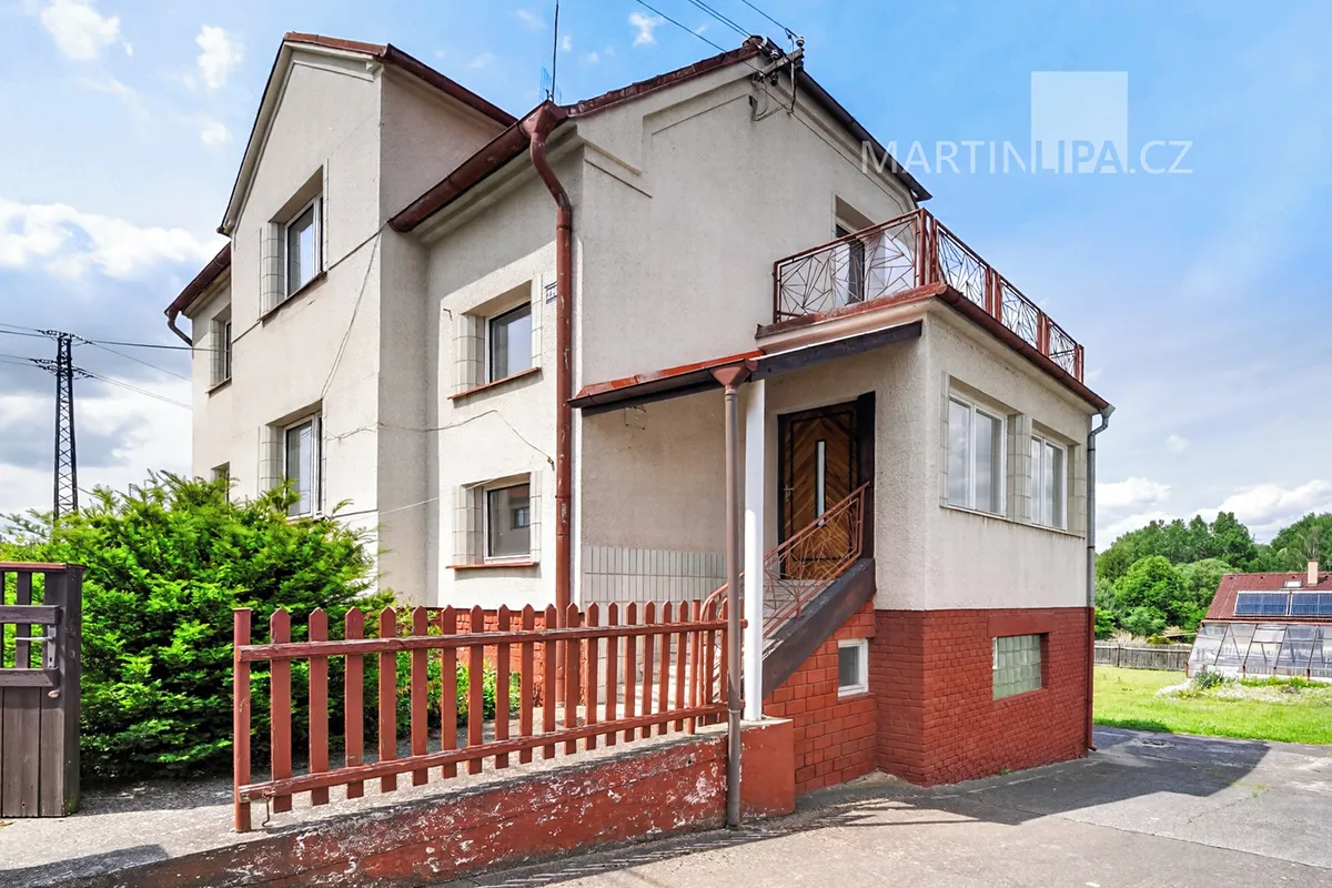 Prodej vícegeneračního domu 274 m², pozemek 1290 m²